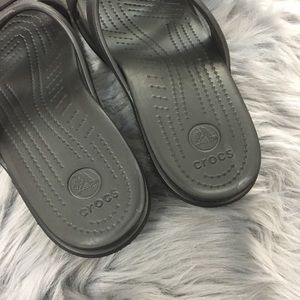 crocs criss cross sandals